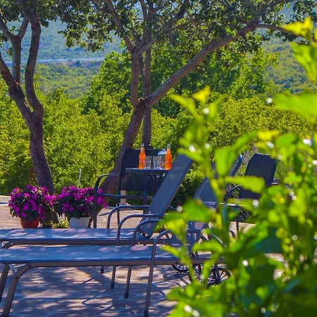 Σπίτι διακοπών House Ma & Ma With Pool, Parking, High Speed Internet, Bbq... Srijane