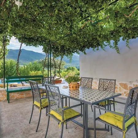 House Ma & Ma With Pool, Parking, High Speed Internet, Bbq... *