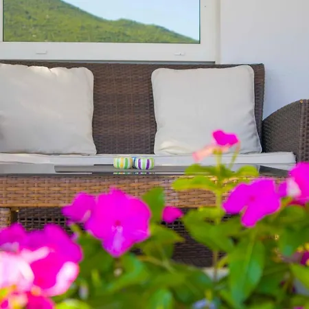 Σπίτι διακοπών House Ma & Ma With Pool, Parking, High Speed Internet, Bbq... Srijane