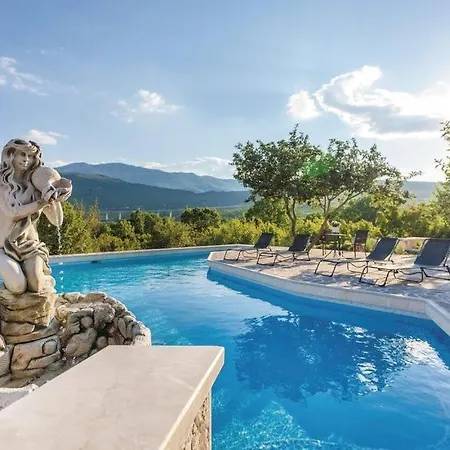 House Ma & Ma With Pool, Parking, High Speed Internet, Bbq... *