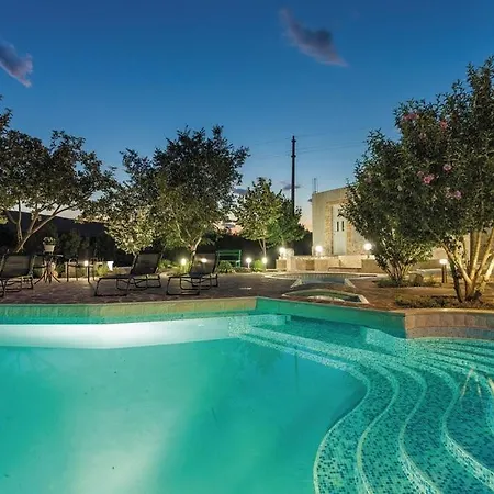 House Ma & Ma With Pool, Parking, High Speed Internet, Bbq... * Srijane